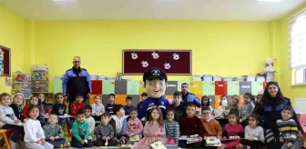 Erzurum Polisi Öğrencilere Bilgilendirme ve Farkındalık Eğitimi Veriyor