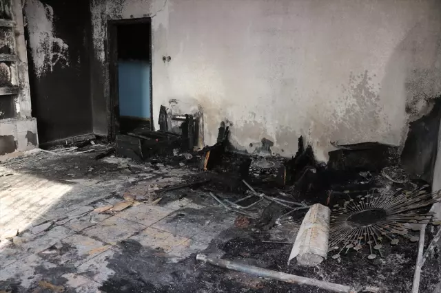 Adana'da yangında anne, baba ve kardeşi ölen yaralı çocuk da hayatını kaybetti Adana'da yangında anne, baba ve kardeşi ölen yaralı çocuk da hayatını kaybetti