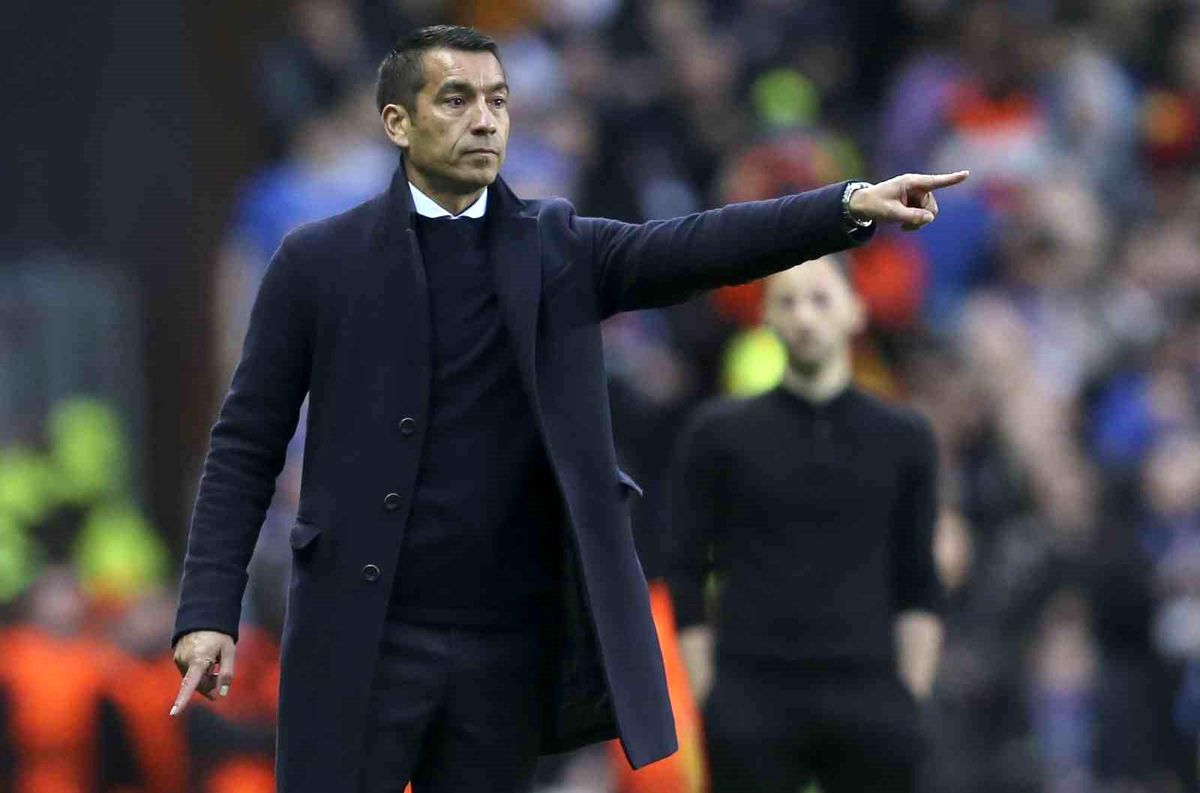 Beşiktaş, Bruno Genesio'dan olumsuz yanıt aldı, rotayı Giovanni van Bronckhorst'a çevirdi