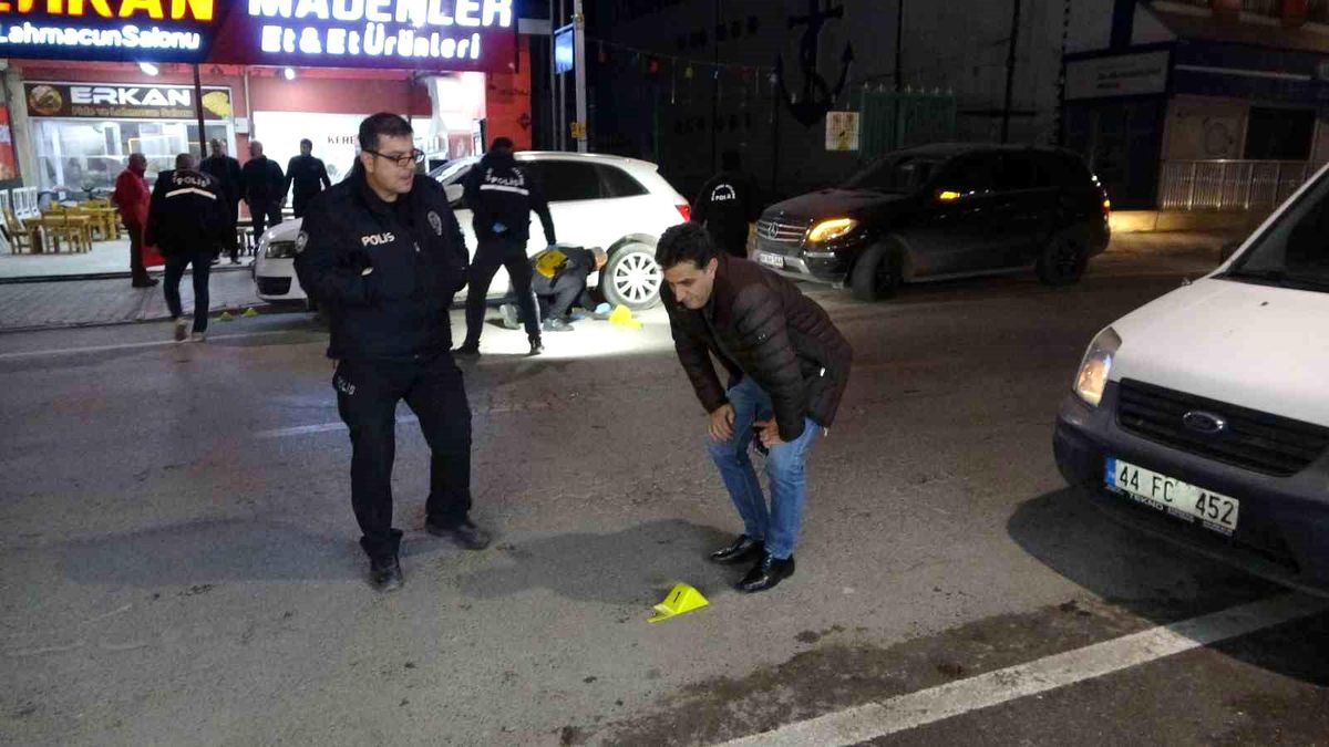 Malatya'da Cadde Ortasında Silahlı Saldırı: Bir Kişi Yaralandı