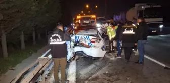 TEM Otoyolu'nda kaçak göçmenleri taşıyan araç polis otosuna çarptı: 18 yaralı