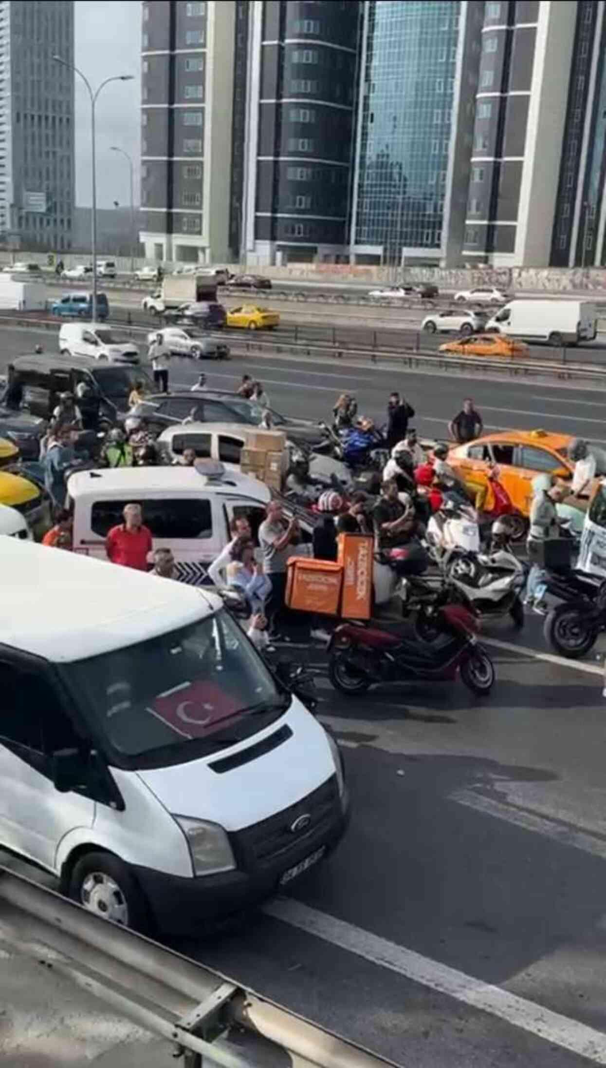 TEM Otoyolu'nda intihar girişimi: Genç kızın hayat hikayesi kan dondurdu