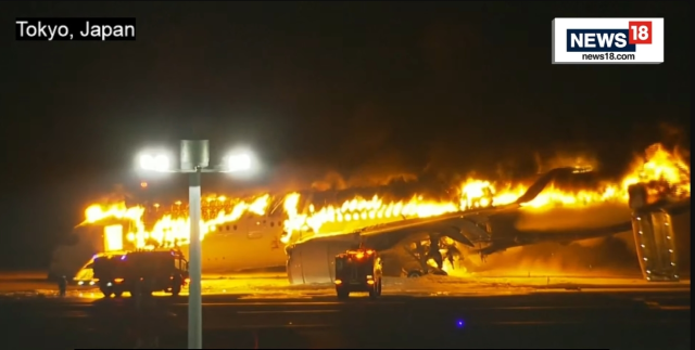 Tokyo Havalimanı'nda iki uçak çarpıştı! Yolcu uçağı alev alırken, 400'den fazla kişi tahliye edildi