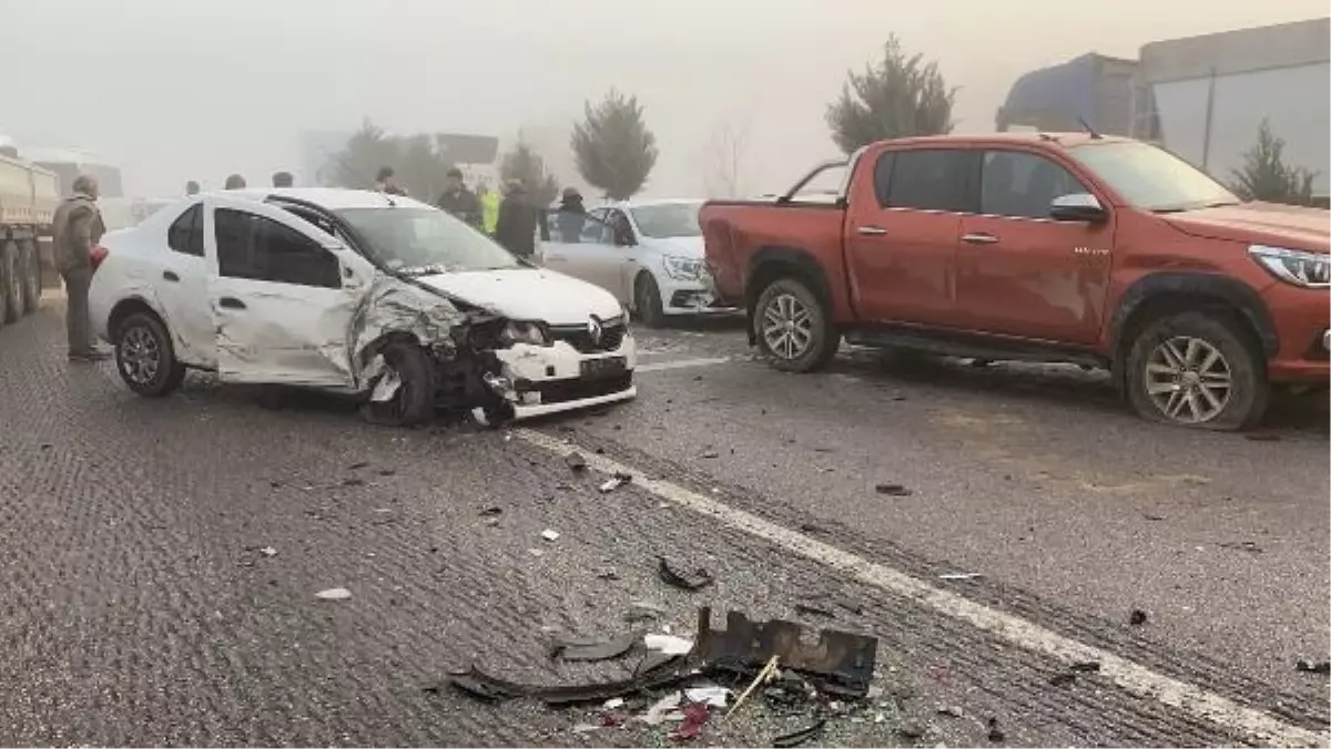 Çanakkale'de sis nedeniyle zincirleme kaza: 4 yaralı