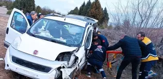 Kütahya'da şarampole savrulan araçta 5 kişi yaralandı