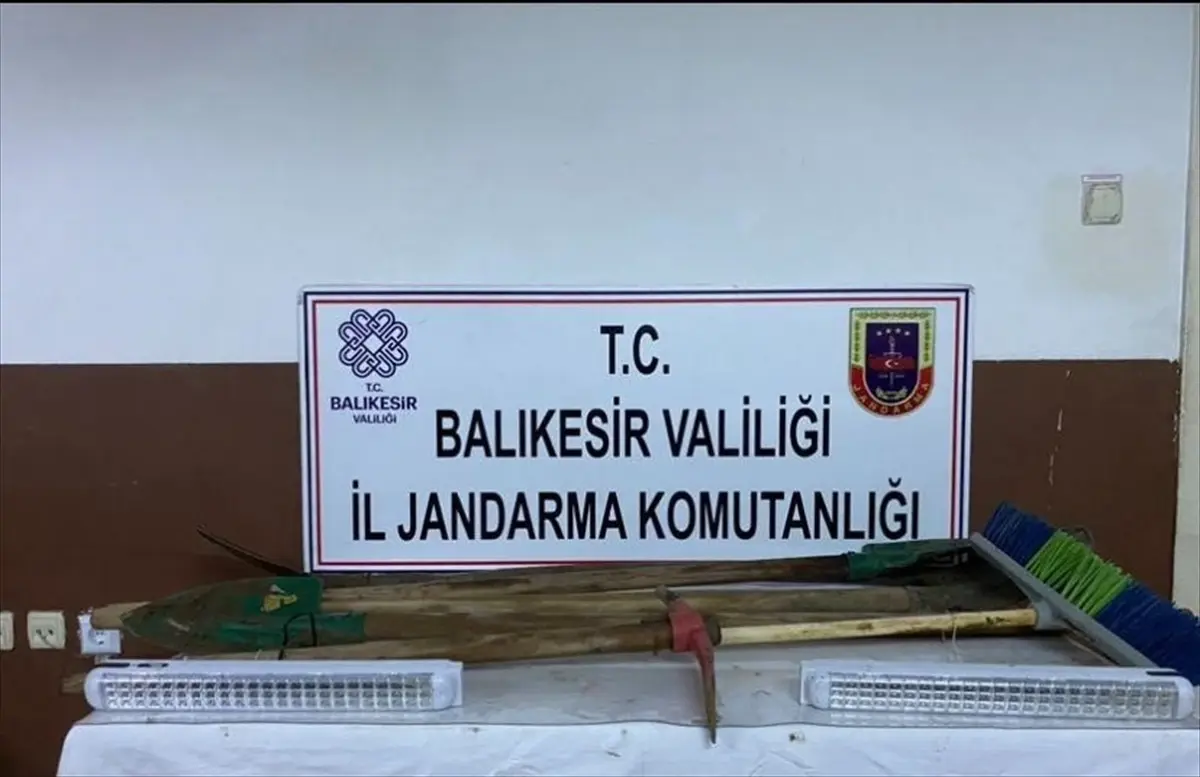 Erdek'te izinsiz kazı yapan 5 zanlı gözaltına alındı