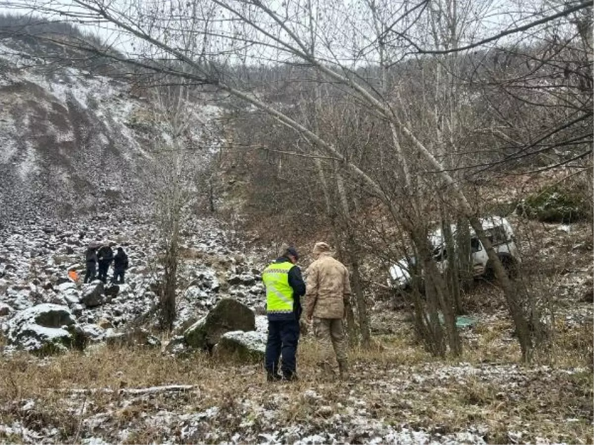 Tunceli'de otomobil şarampole devrildi: 1 ölü, 1 ağır yaralı