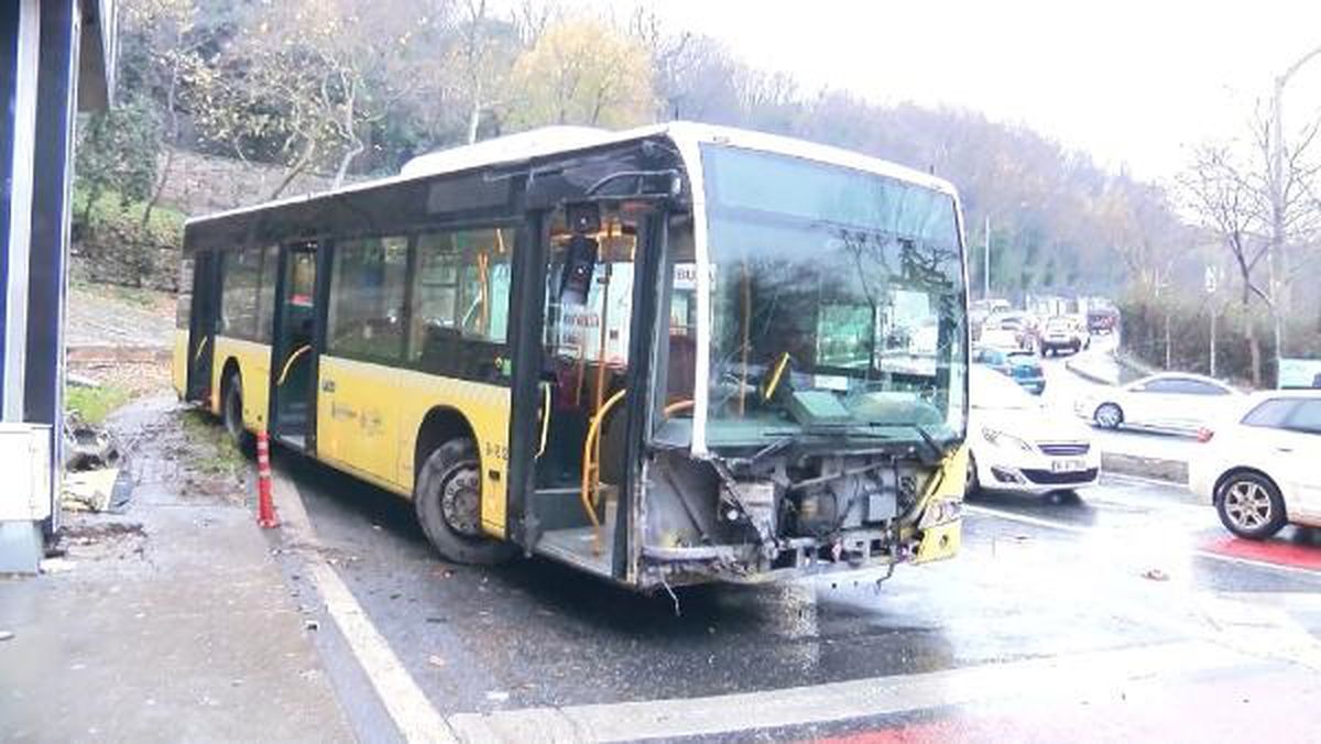 Sarıyer'de İETT Otobüsü Kaza Yaptı: 2 Yaralı