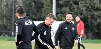 Altay'da 11 oyuncu takıma katıldı