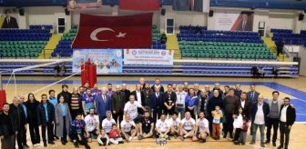 Kütahya'da Eğitim-Bir-Sen tarafından düzenlenen voleybol turnuvasında şampiyon belli oldu