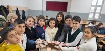 Erciş Cumhuriyet Ortaokulu Öğrencileri Filistin'e Yardım Gönderdi