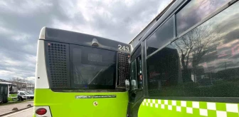 Derince'de özel halk otobüsü belediye otobüsüne çarptı: 6 yaralı
