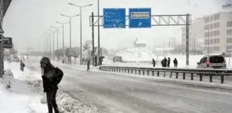 Bitlis'te Kar Yağışı: 44 Köy Yolu Ulaşıma Kapandı