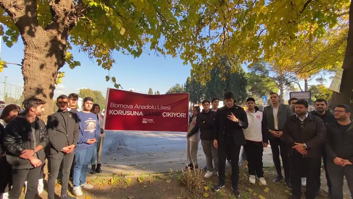 Halkçı Liseliler Bornova Anadolu Lisesi önünde basın açıklaması düzenledi