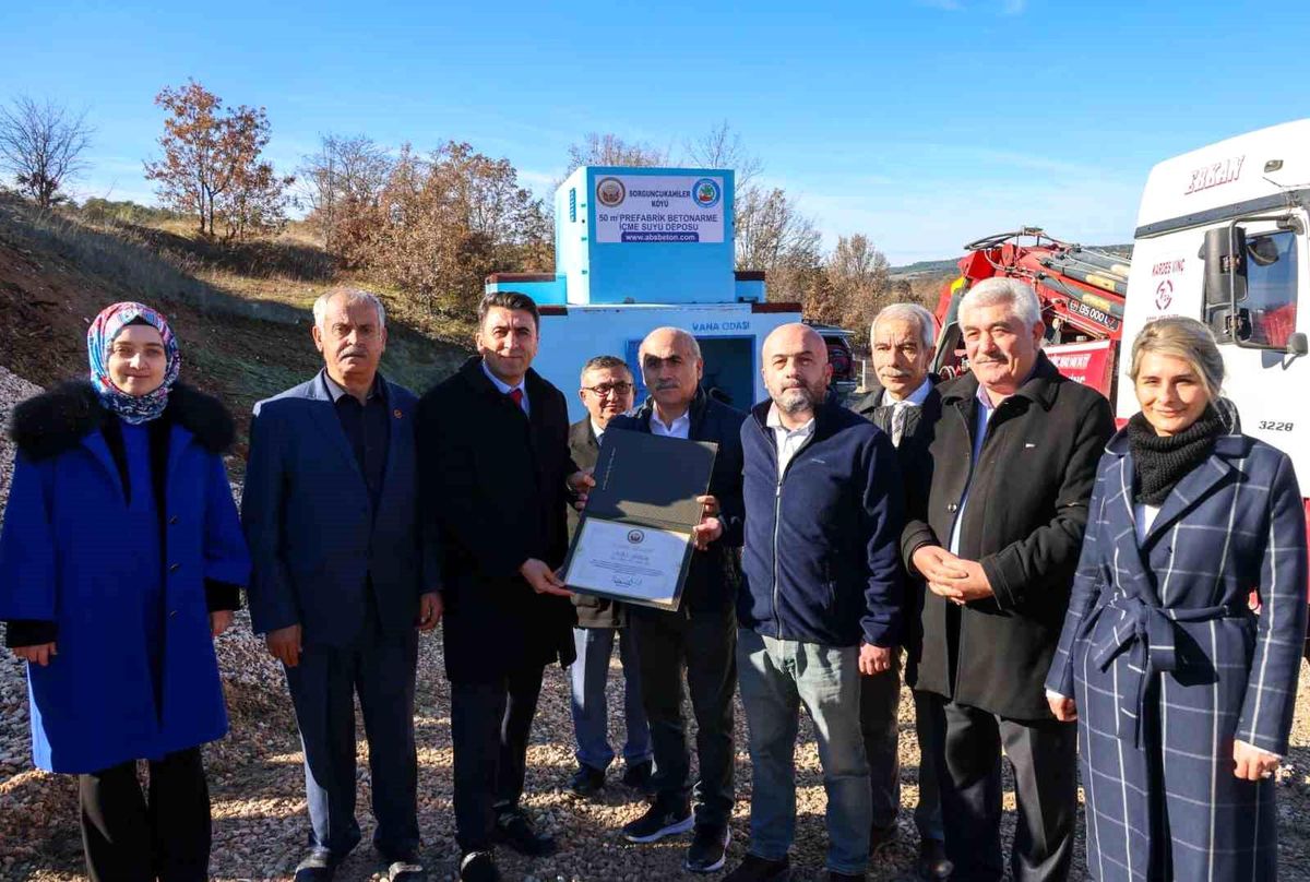 Bilecik'te Sorguncukahiler köyünde içme suyu deposu montaj töreni düzenlendi