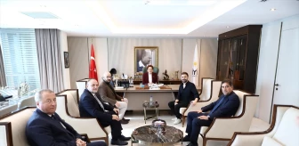 Meral Akşener, gazeteci Serkan Kafkas ve Süha Çardaklı ile görüştü