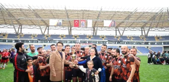 Mersin'de İl Milli Eğitim Müdürlüğü Kurtuluş Kupası'nı kazandı
