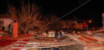 Hisarcık'ta Ahşap Evde Yangın: Bir Kişi Yaralandı