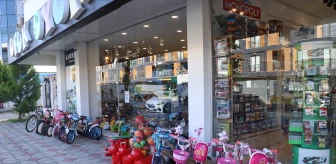 Yalova'da Oyuncak Mağazasının Önündeki Bisiklet Hırsızı Yakalandı