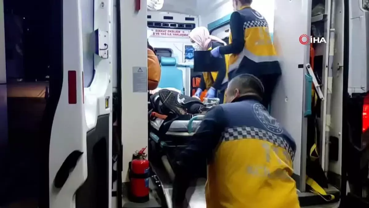 Sokak ortasında kurşun yağdırdı: Boynundan vurulan şahıs ağır yaralandı