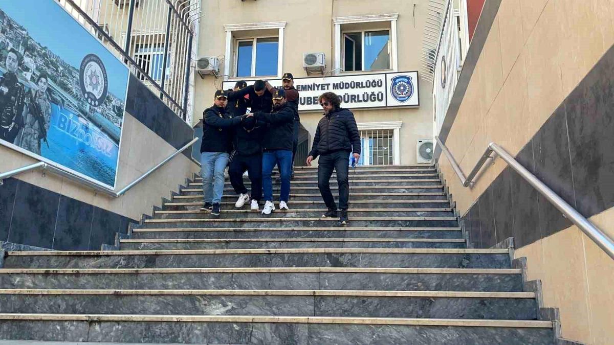 Sultangazi'de otomatik silahlarla ateş açarak öldürülen Barış Özdoğan'ın failleri yakalandı