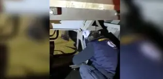 Bitlis'te TIR'ın altında kaçak göçmenler yakalandı