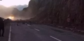 Artvin-Ardahan karayolu heyelan nedeniyle ulaşıma kapandı