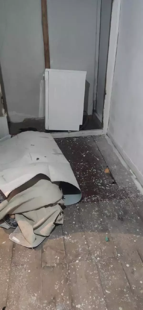 45 yıl kesinleşmiş hapis cezası var! Çocuğa istismar dahil 12 suçtan aranan firari hükümlü, annesinin evindeki tünelde yakalandı 45 yıl kesinleşmiş hapis cezası var! Çocuğa istismar dahil 12 suçtan aranan firari hükümlü, annesinin evindeki tünelde yakalandı