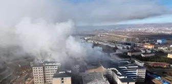 Sivas Cumhuriyet Üniversitesi Kampüsünde Hastane İnşaatında Yangın Çıktı