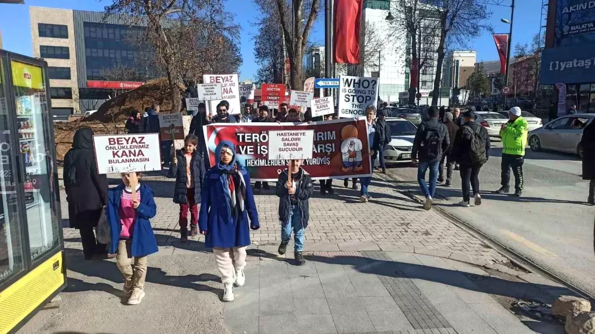 Malatya'da Hekimler İsrail Zulmüne Karşı Eylem Yaptı
