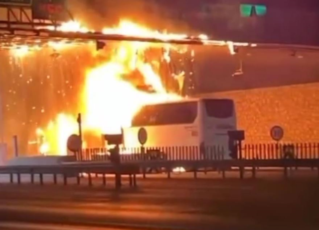 İçinde 21 kişinin bulunduğu yolcu otobüsü alev topuna döndü: 6 yaralı