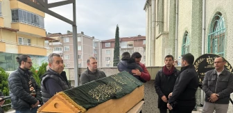 Kars'ta Zincirleme Trafik Kazasında Hayatını Kaybedenler Kocaeli'de Toprağa Verildi