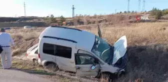 Kaza yapan araçlar sulama kanalına düştü