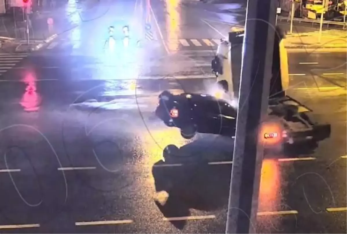 Sakarya'da otomobilin TIR'a çarpması sonucu bir kişi hayatını kaybetti