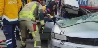 Ankara'da buzlanan yolda otomobil TIR'a çarptı, sürücü hayatını kaybetti