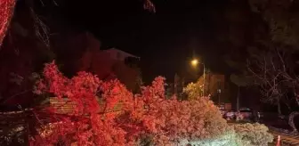 Çanakkale'de Fırtına Sonucu Yol Trafiğe Kapandı