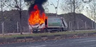 Diyarbakır'da çöp kamyonu yangını