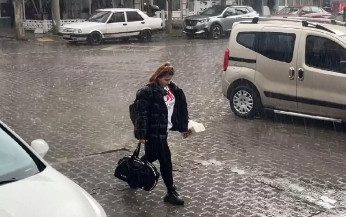 KEŞAN'DA SAĞANAK ETKİLİ OLDU