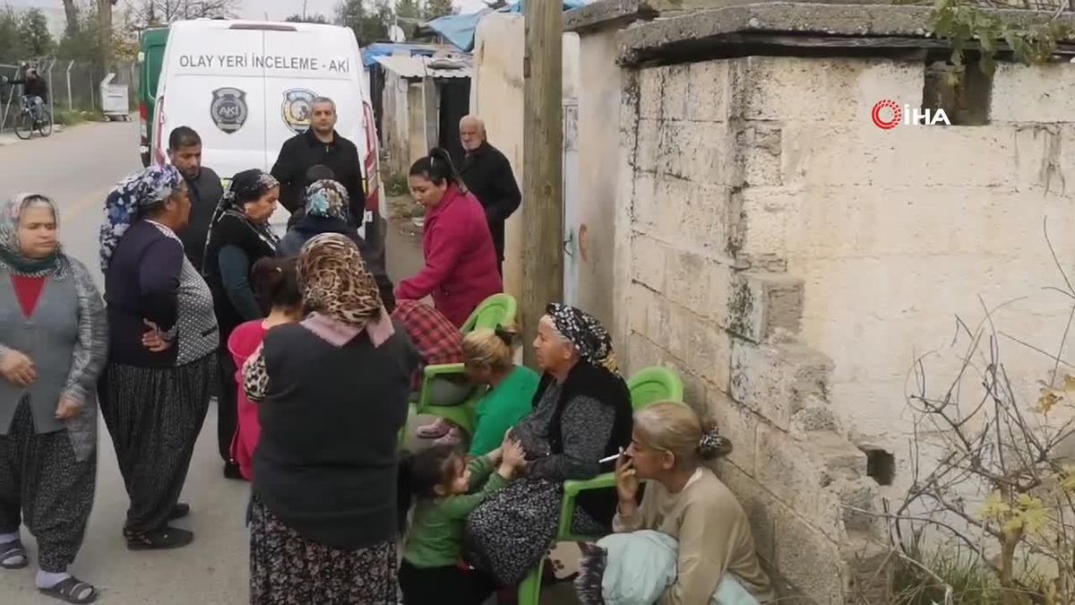 Mersin'de Hamile Karısını Satırla Öldüren Şüpheli Torununu Alıp Kaçtı
