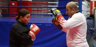 Kayseri'de Tekvando ve Kick Boks Antrenörü Esat Kaya, Yeni Şampiyonlar Yetiştirmek İçin Çalışıyor