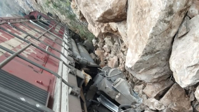 Zonguldak-Karabük arasında kömür taşıyan tren raydan çıktı