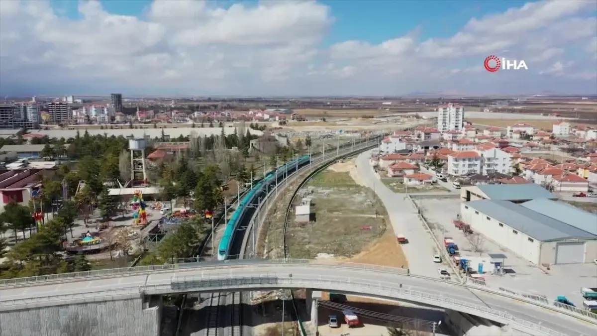 Bakan Uraloğlu: 'Karaman-Konya-Ankara ve Karaman-Konya-İstanbul YHT hattında 2 yılda 2 milyon 423 bin 868 yolcu seyahat etti'