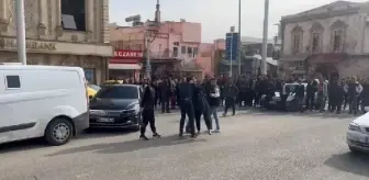 Uyuşturucu Kullanan Çocukları İçin Sinir Krizi Geçiren Kadın, Satırla Yola Çıktı