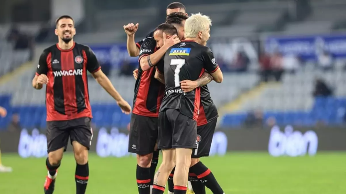 Fatih Karagümrük, 2 yıldızın sözleşmesini feshetti