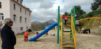 Kozan'da Işıklı Mahallesi'nde çocuk parkı açıldı