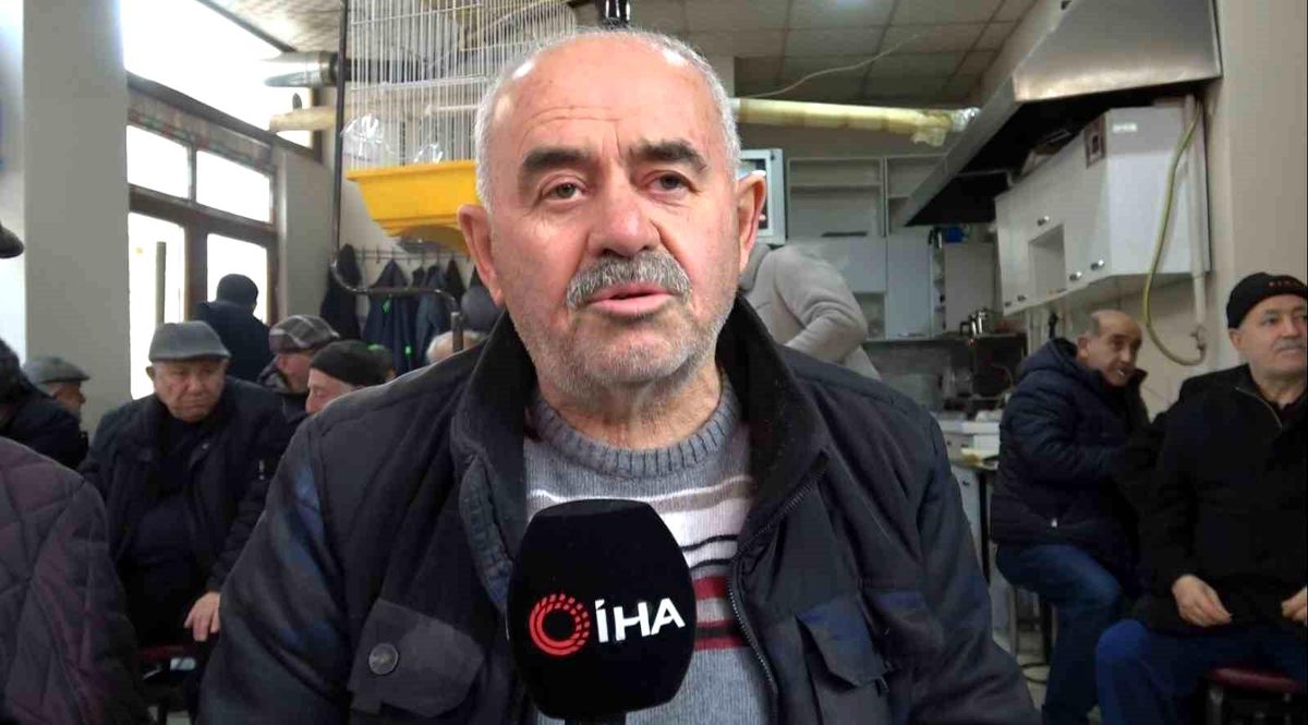 Kütahya'da Serinofil Derneği Üyeleri Tarafından Yetiştirilen Kuşlar Mezatla Satılıyor