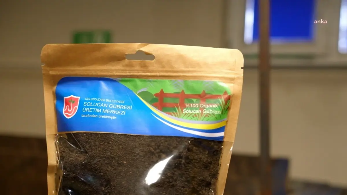 Odunpazarı Belediyesi, Solucan Gübresi Üretim Tesisleri'nde Tasarruf ve Çevre Dostu Çalışmalar Yapıyor