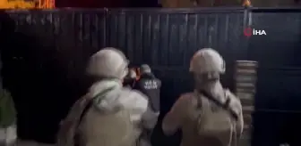 'Ördekler' suç örgütünün lideri 'hoca' lakaplı eski boksör, özel harekat ekiplerinin katıldığı operasyonla yakalandı