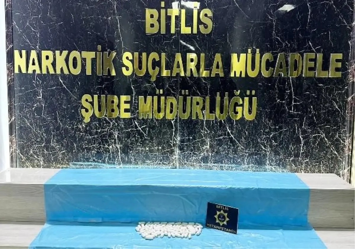 Bitlis'te otobüste uyuşturucu operasyonu: 73 kapsül metamfetamin ele geçirildi
