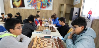 Antalya'da Aşık Veysel anısına satranç turnuvası düzenlendi